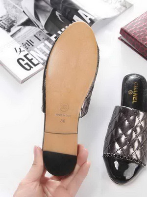 CHANEL Slippers Women--009